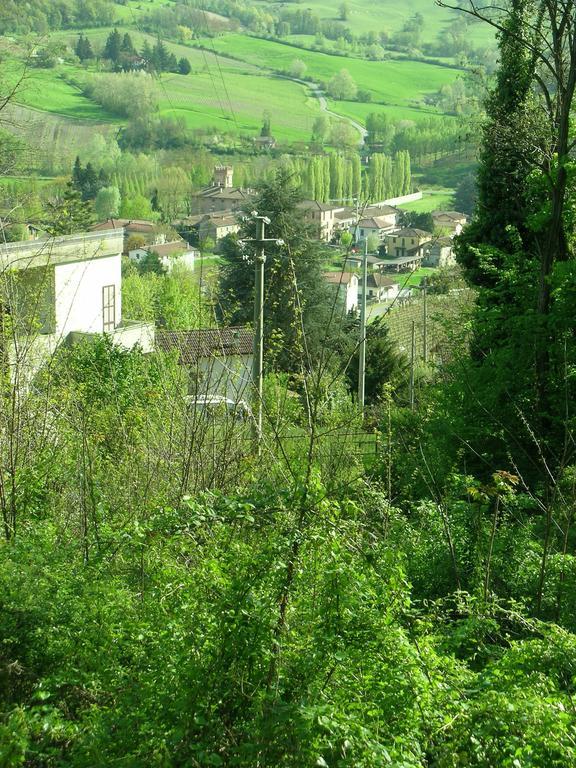 La Torretta - Cerreto Grue Panzió Sarezzano Kültér fotó