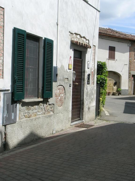 La Torretta - Cerreto Grue Panzió Sarezzano Kültér fotó
