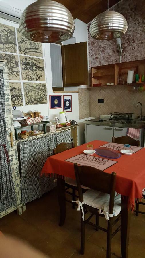 La Torretta - Cerreto Grue Panzió Sarezzano Kültér fotó